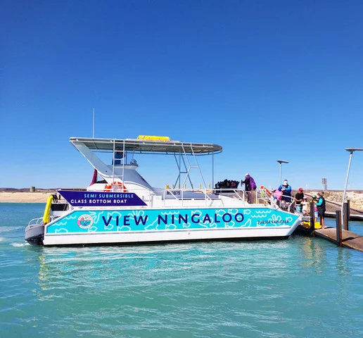 Jetty pickup View Ningaloo Boat